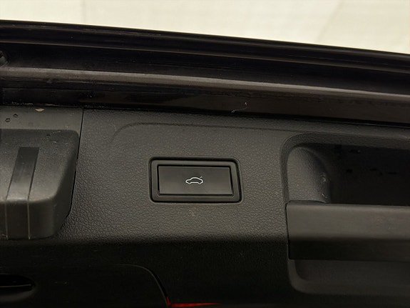 Vehicle Image 29