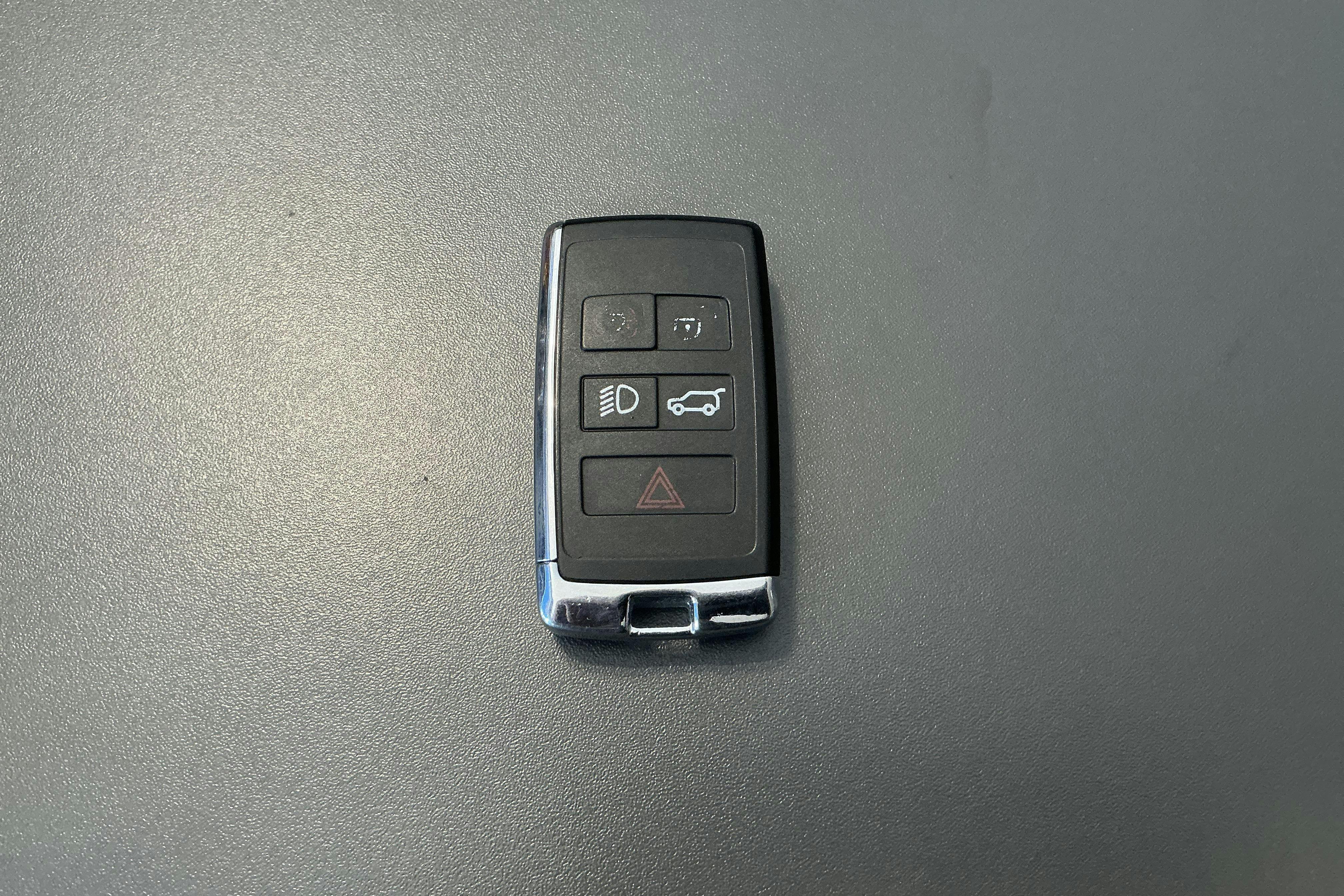 Vehicle Image 18