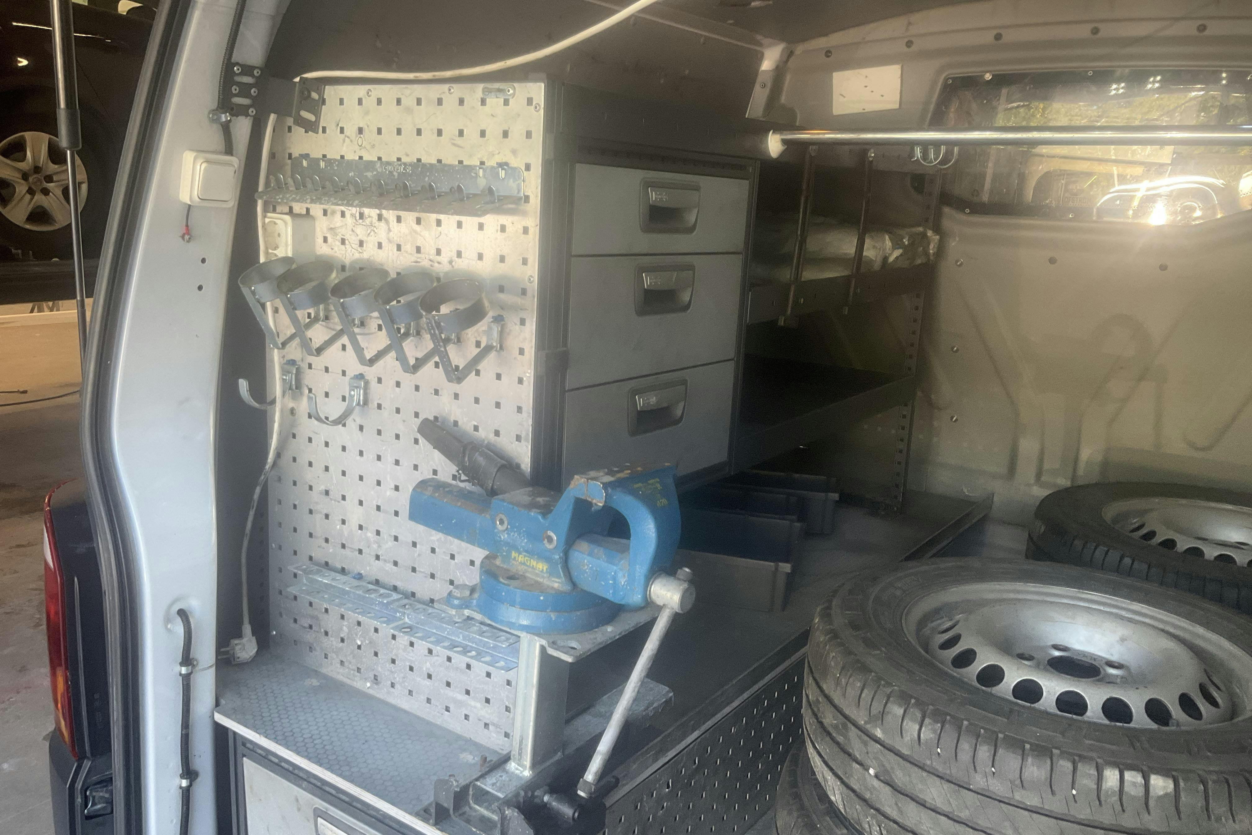 Vehicle Image 14
