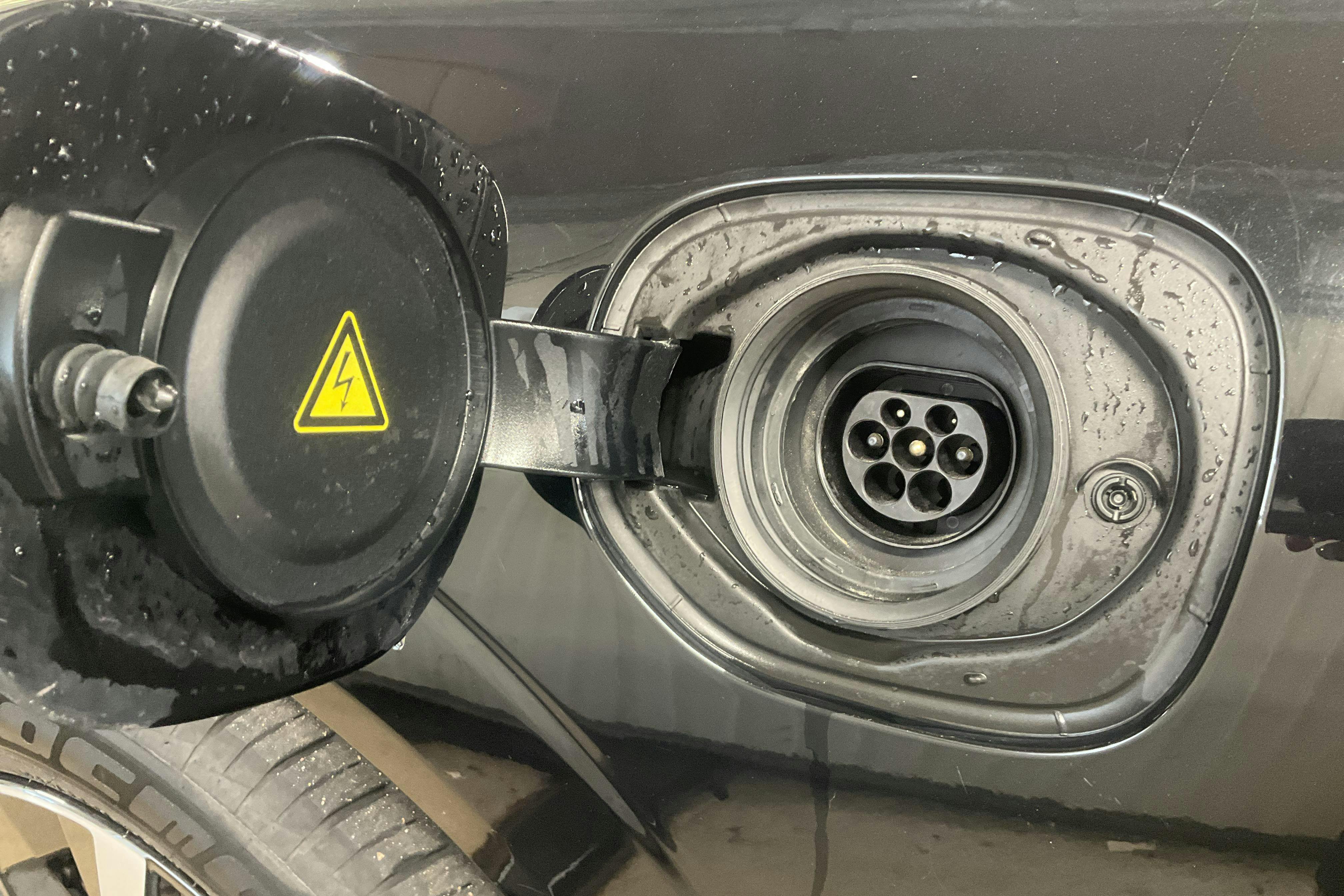 Vehicle Image 16