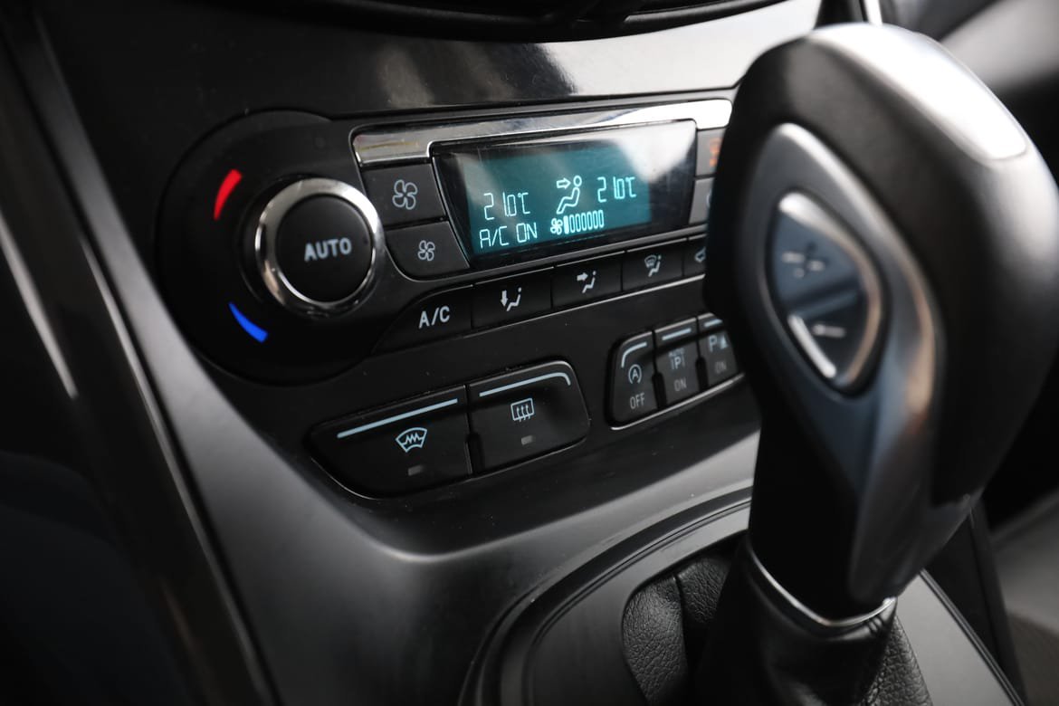 Vehicle Image 25