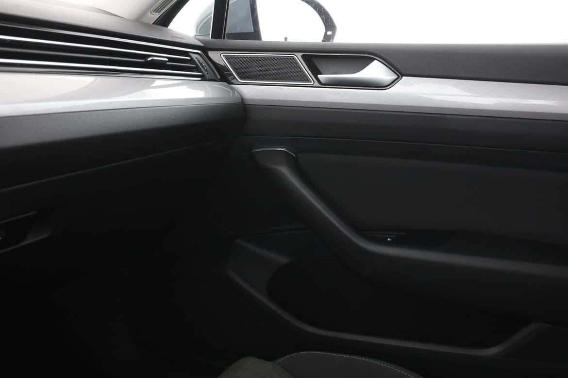 Vehicle Image 33