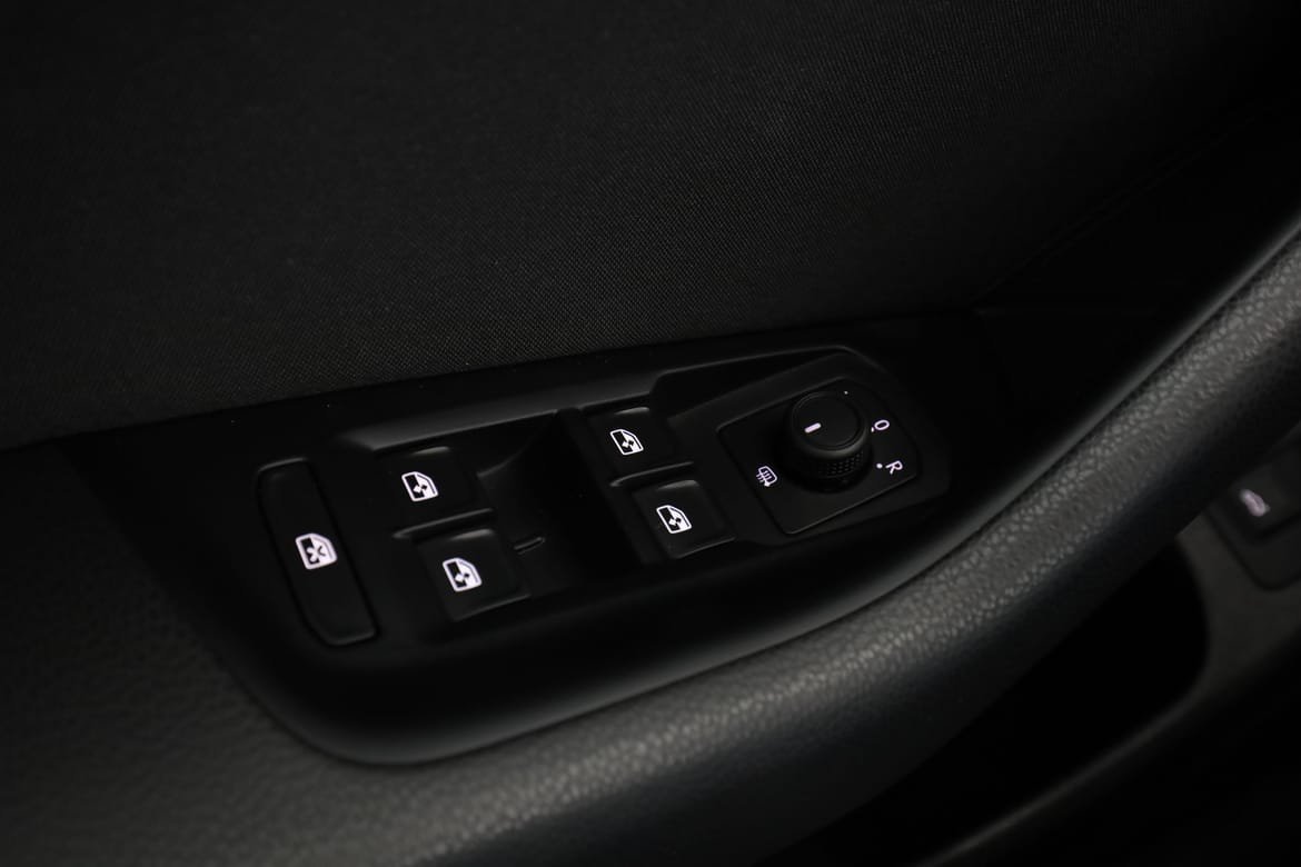 Vehicle Image 38