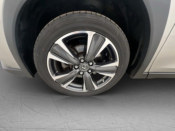 Vehicle Image 30