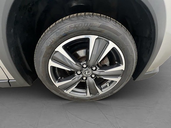 Vehicle Image 33