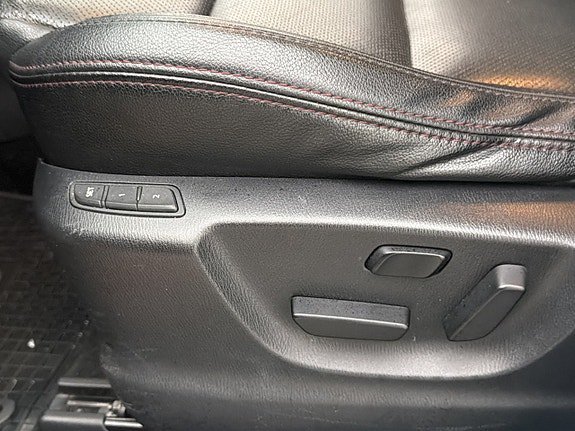 Vehicle Image 24