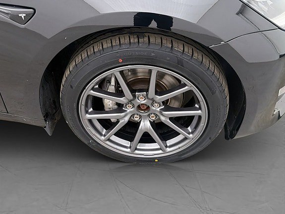 Vehicle Image 33
