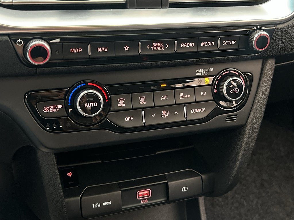 Vehicle Image 24