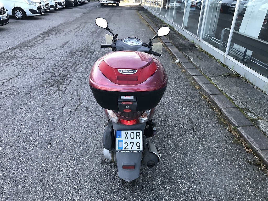Vehicle Image 7