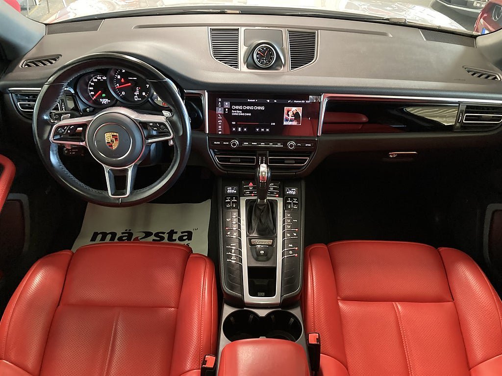 Vehicle Image 14