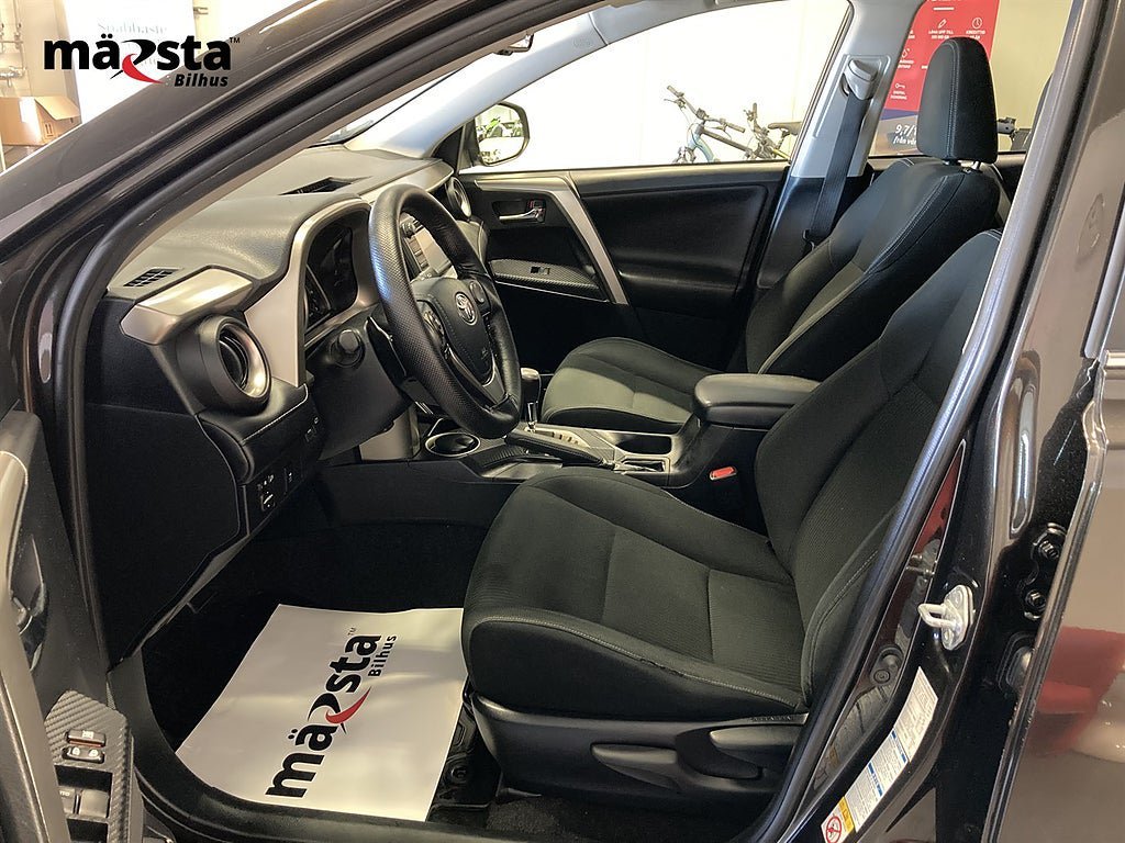 Vehicle Image 9
