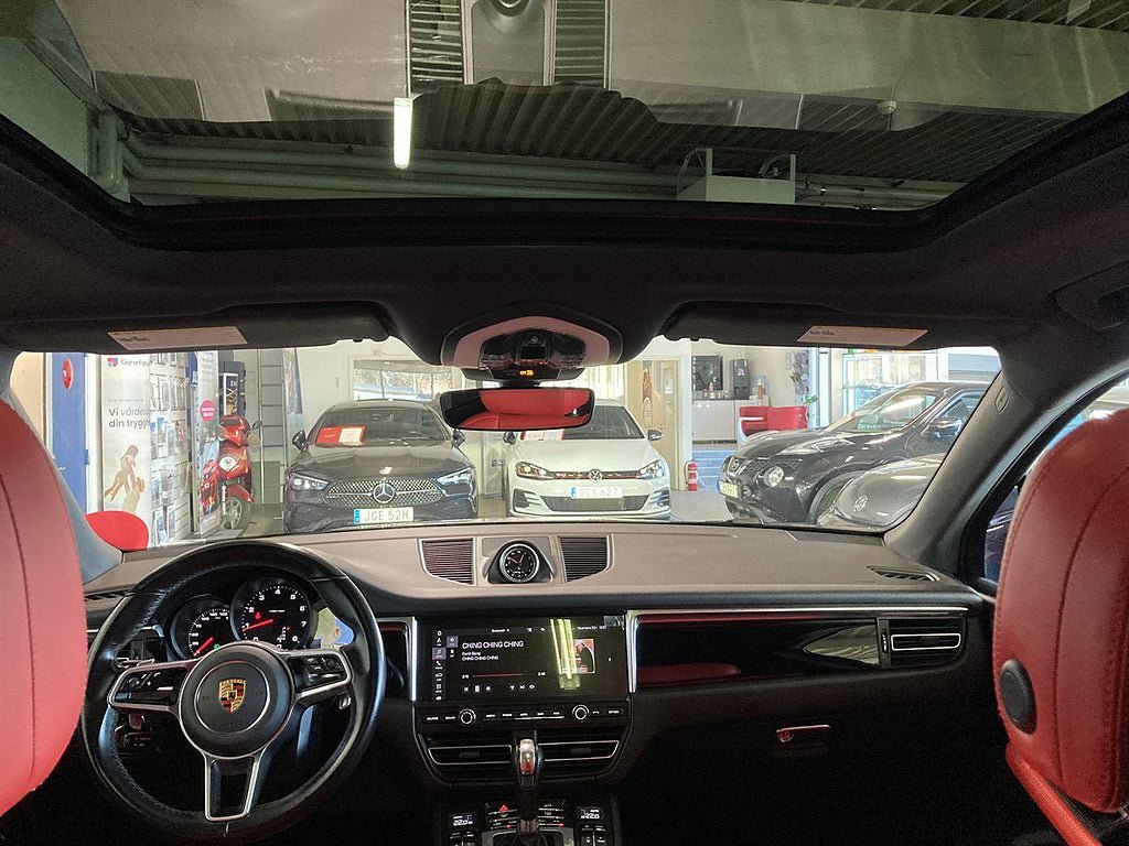 Vehicle Image 16