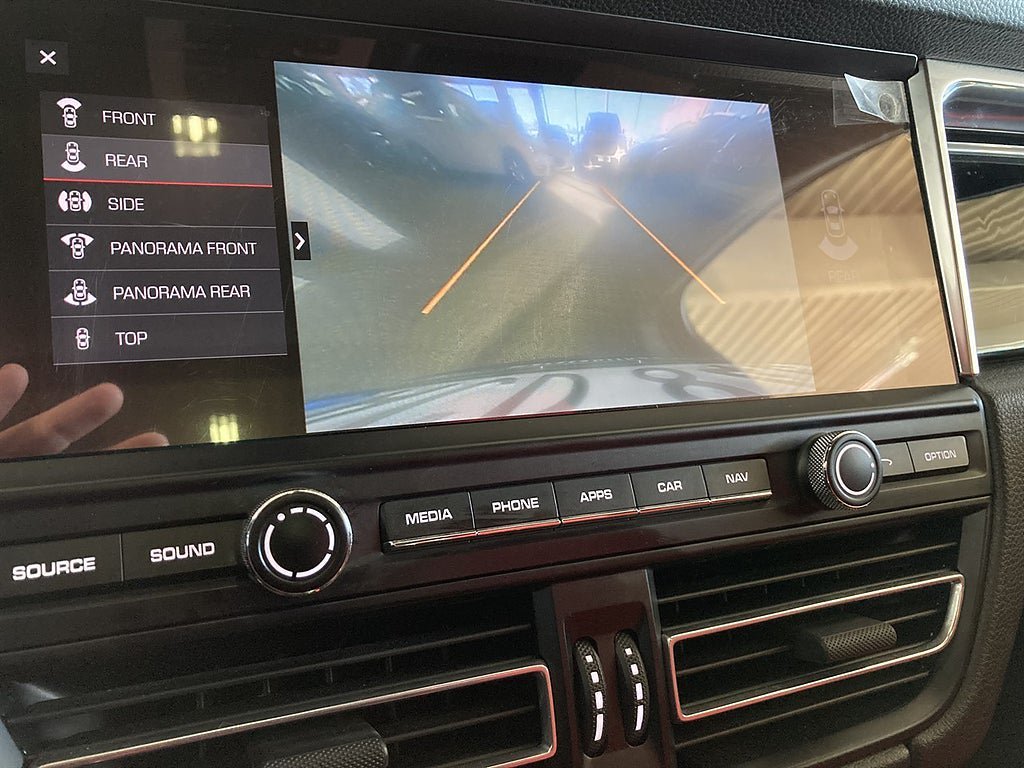 Vehicle Image 17