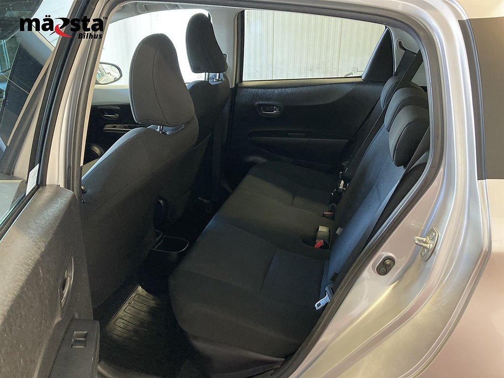 Vehicle Image 11