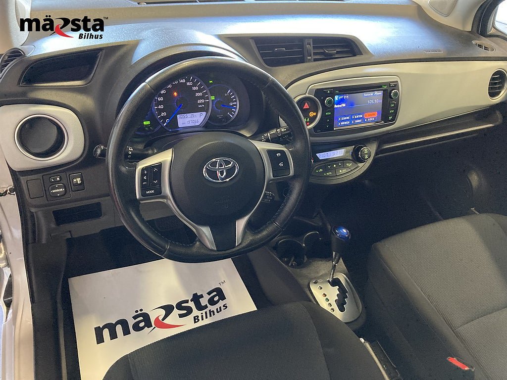 Vehicle Image 13