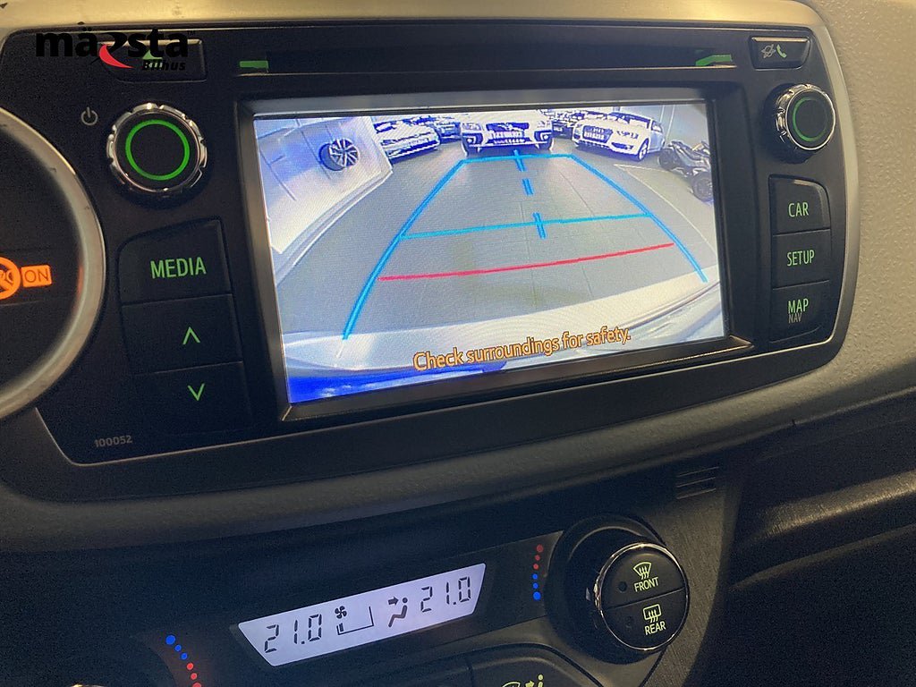Vehicle Image 16