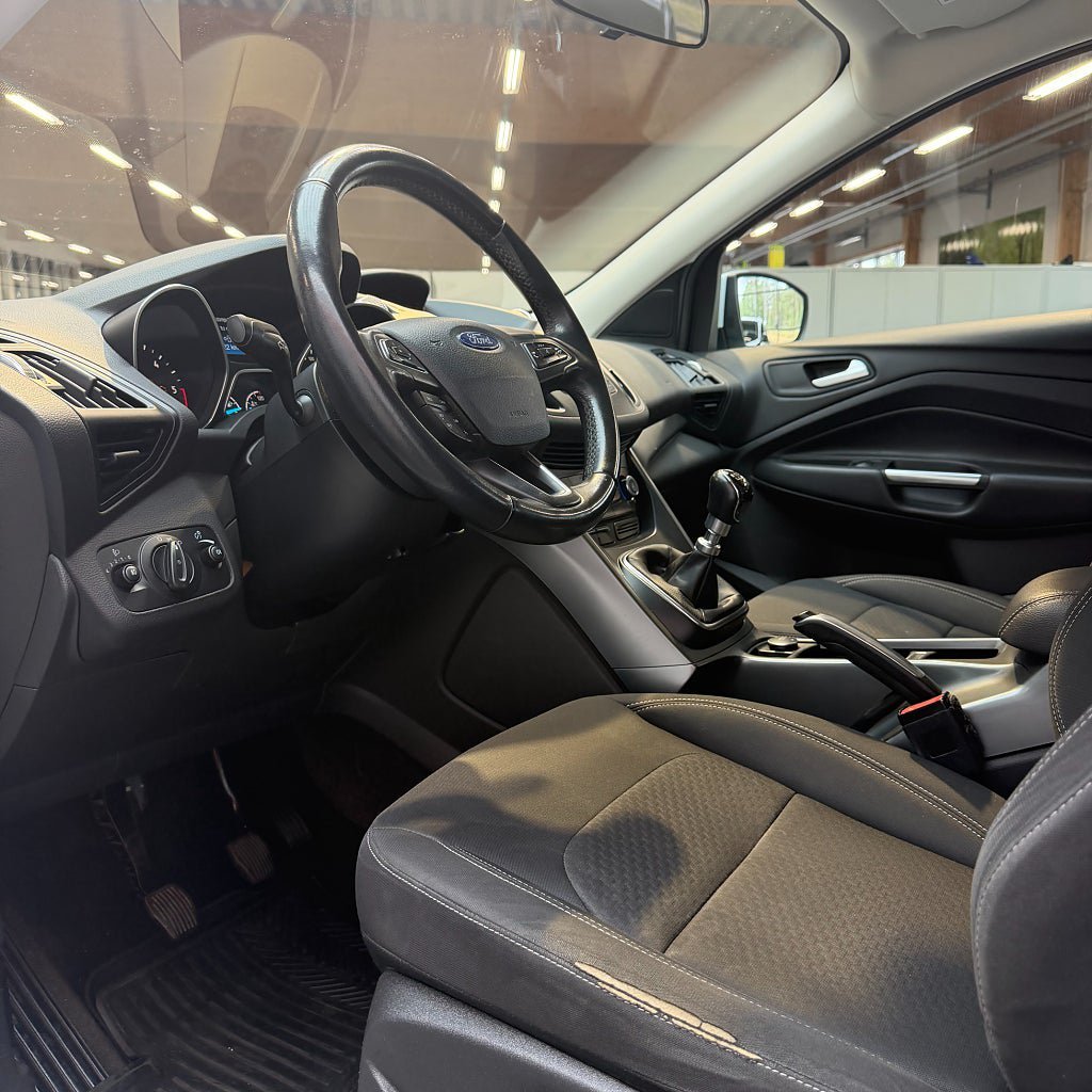 Vehicle Image 9