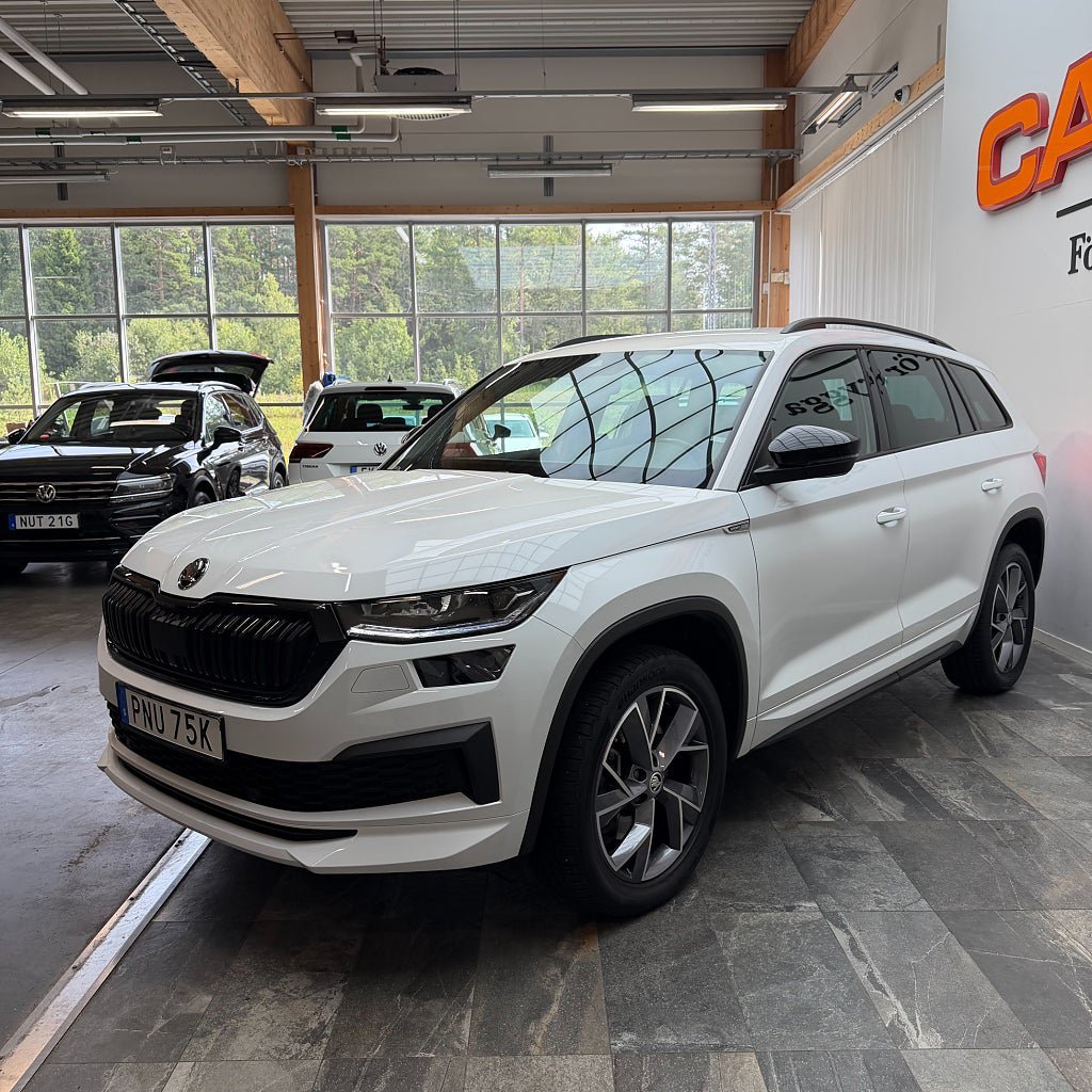 Vehicle Image 5