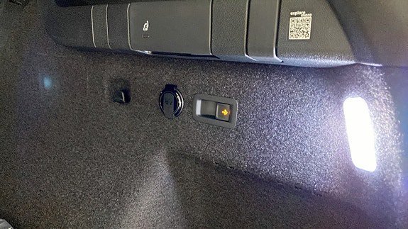 Vehicle Image 25