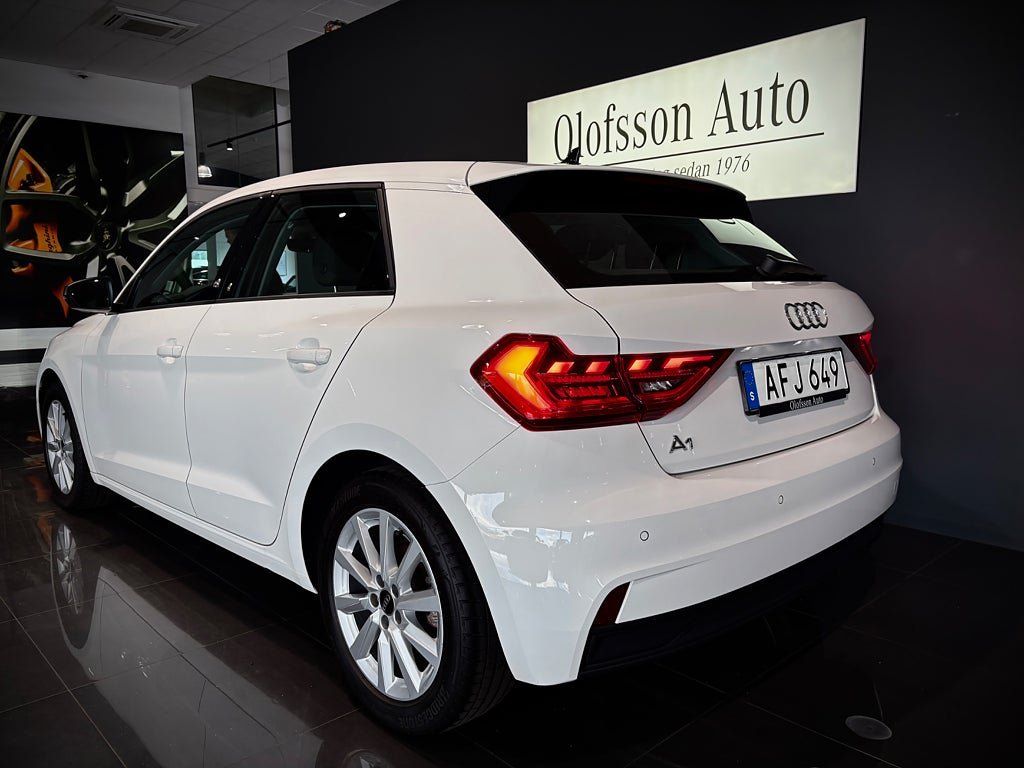 Vehicle Image 8