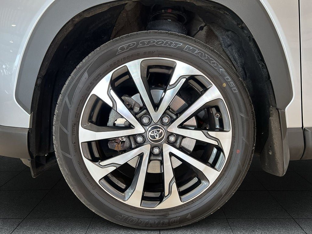 Vehicle Image 16