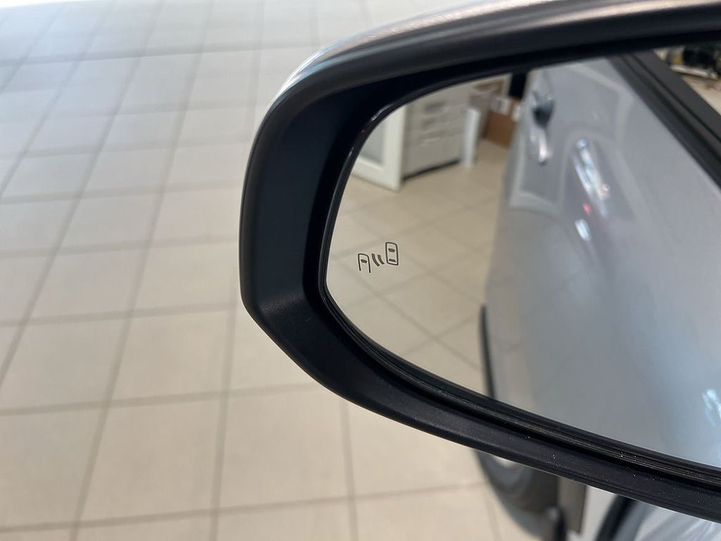 Vehicle Image 24