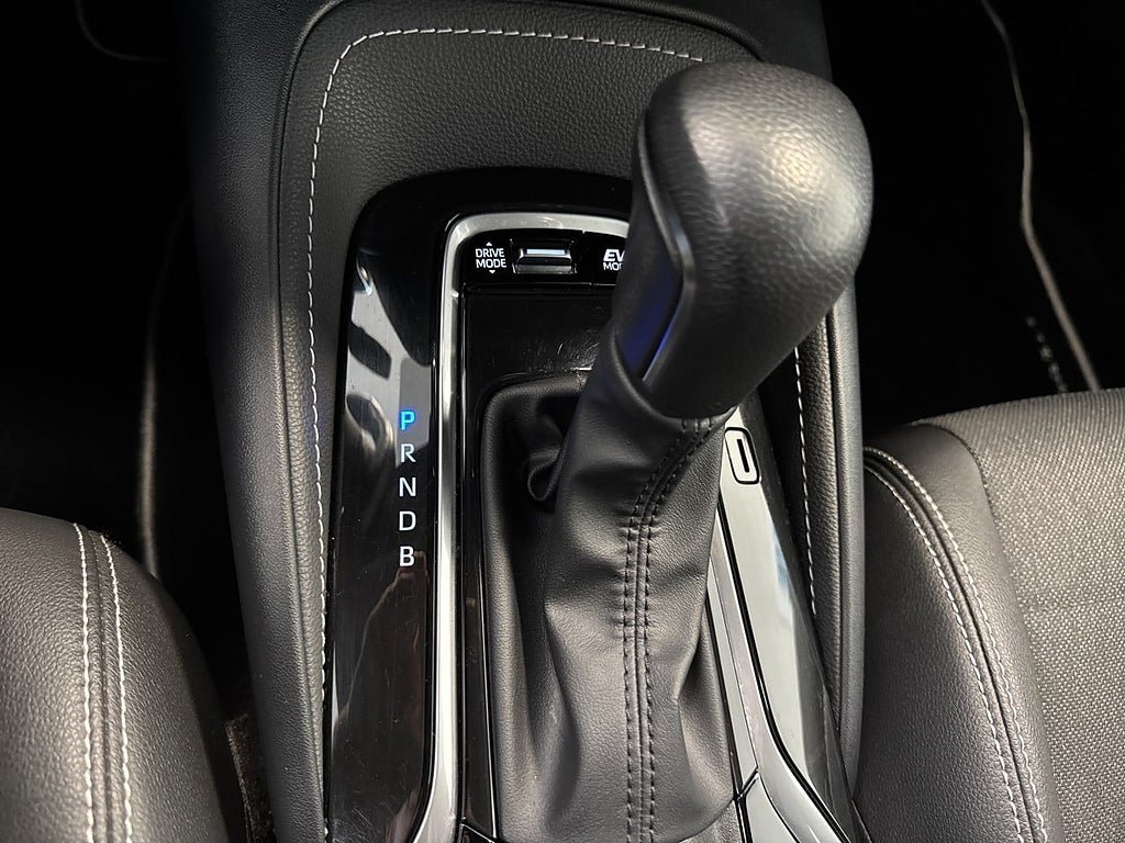 Vehicle Image 12