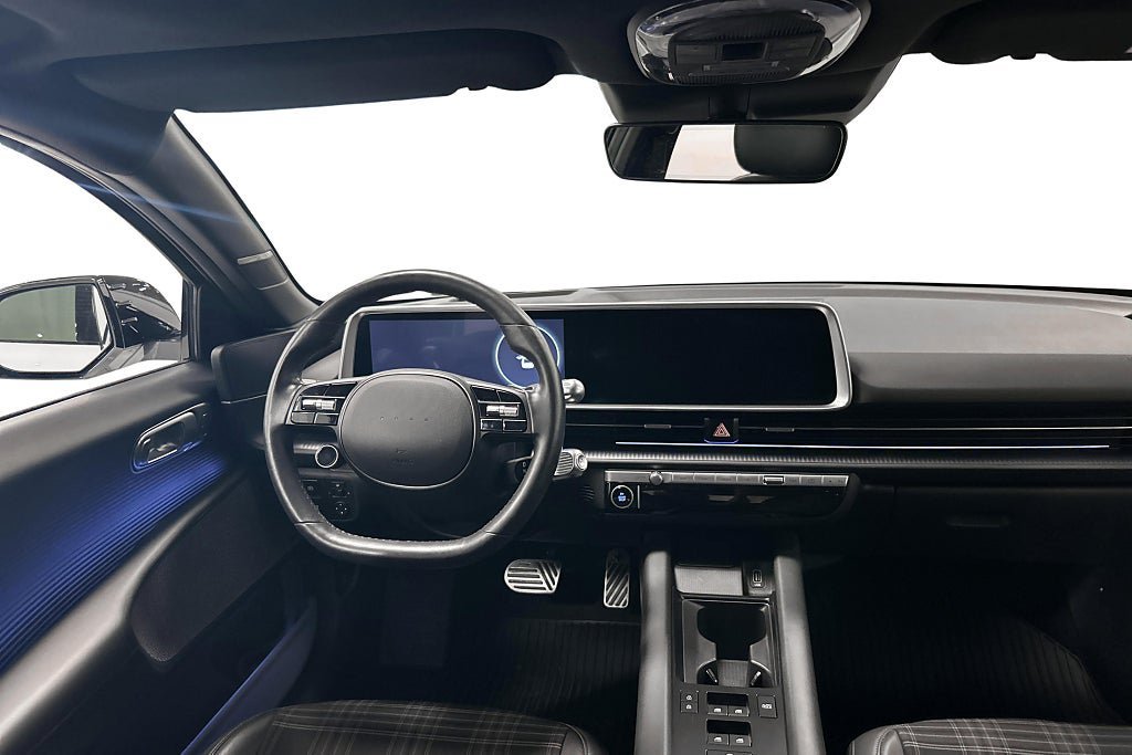 Vehicle Image 6