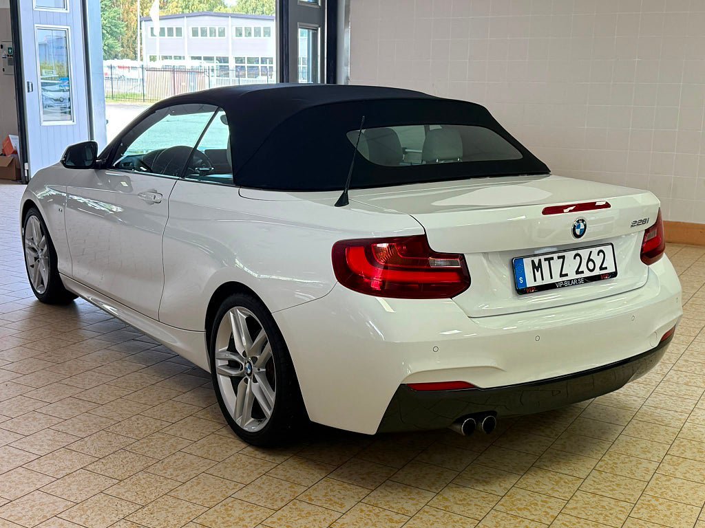 Vehicle Image 23