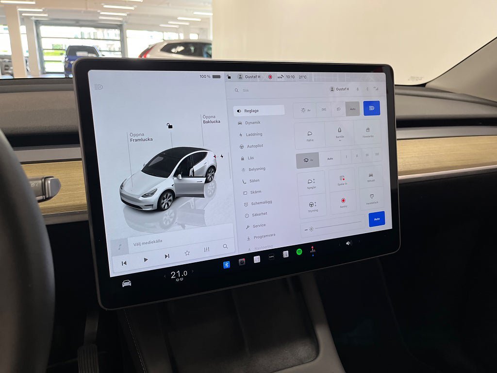 Vehicle Image 11