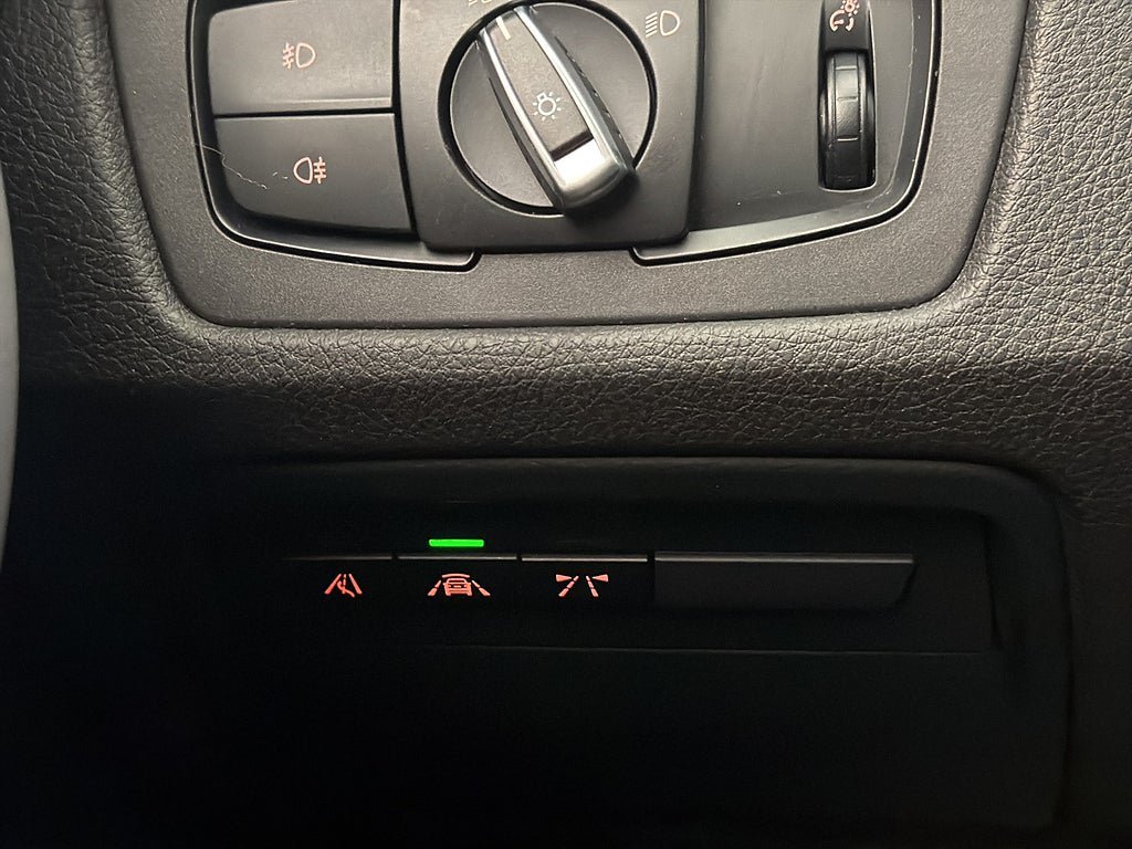 Vehicle Image 27