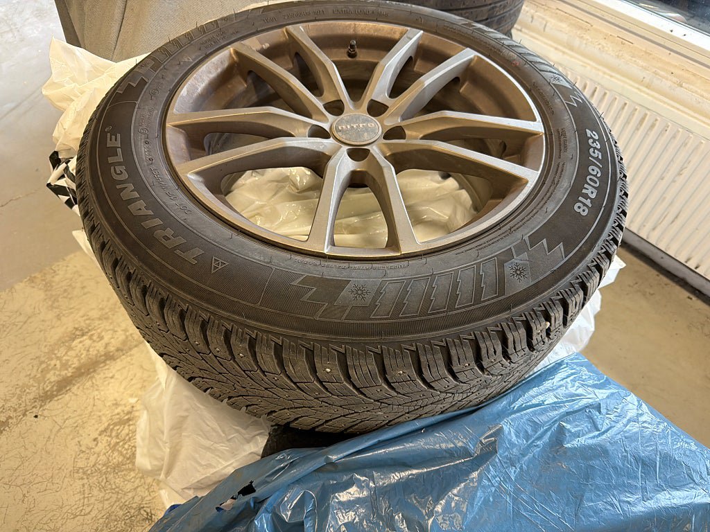Vehicle Image 32