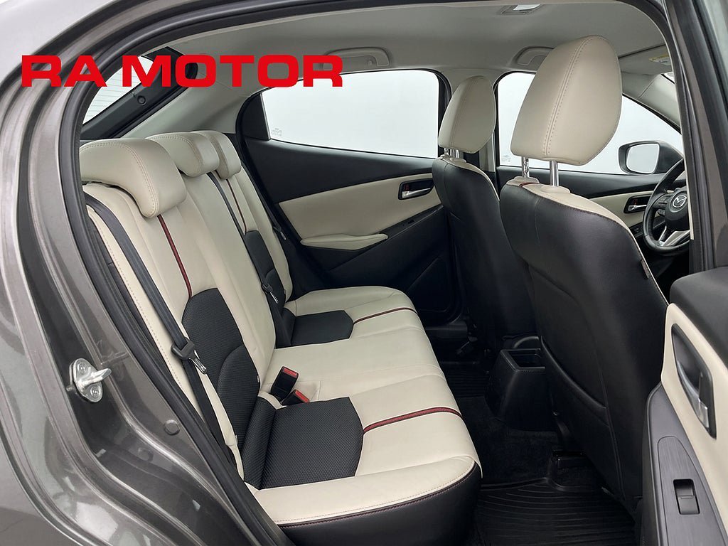 Vehicle Image 18