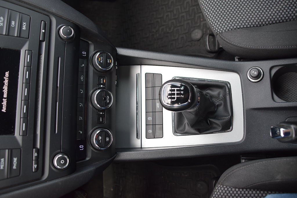Vehicle Image 14
