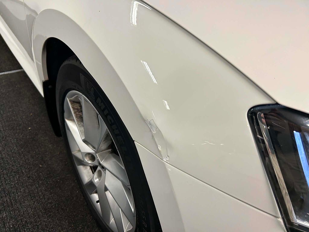 Vehicle Image 21