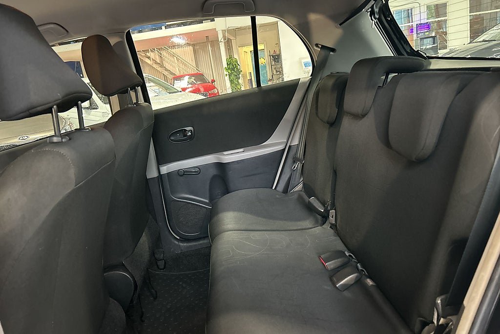 Vehicle Image 17