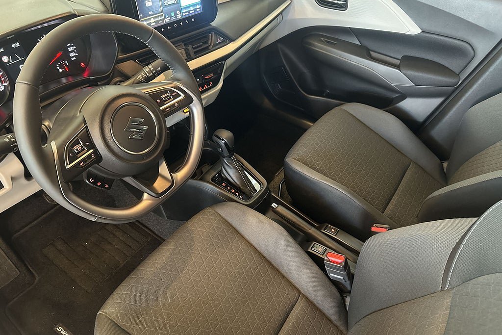 Vehicle Image 16