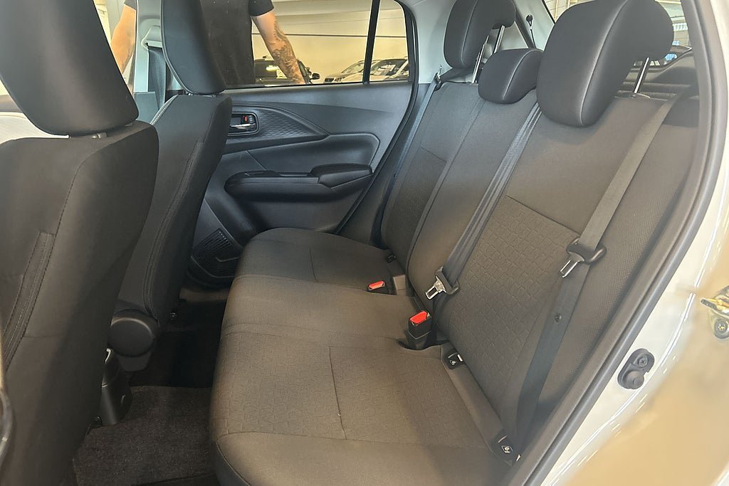 Vehicle Image 19