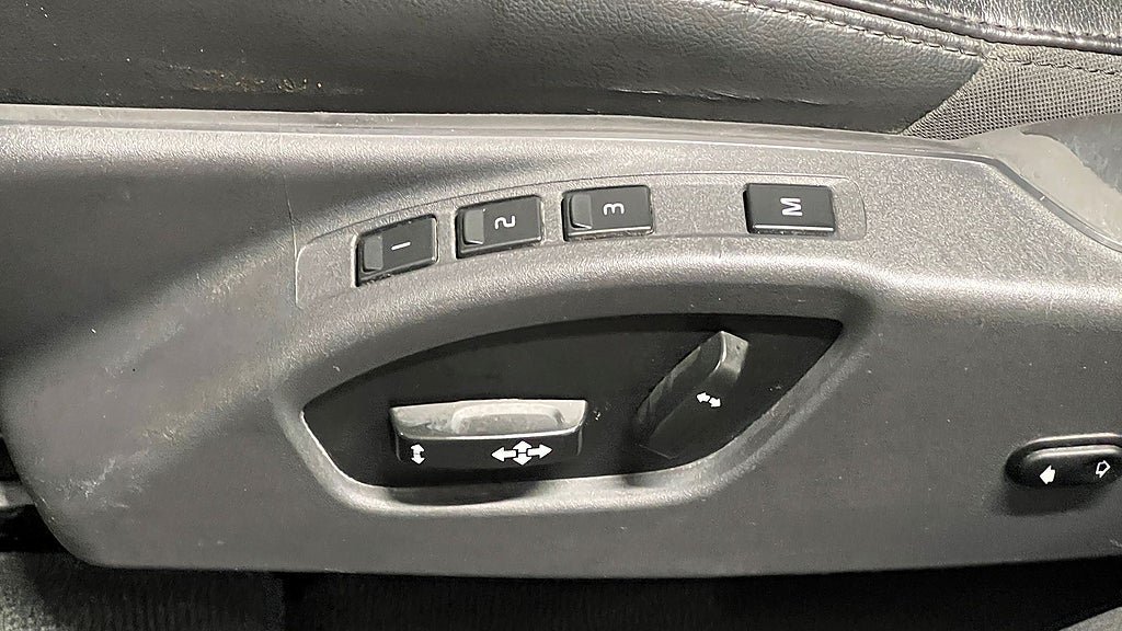 Vehicle Image 17