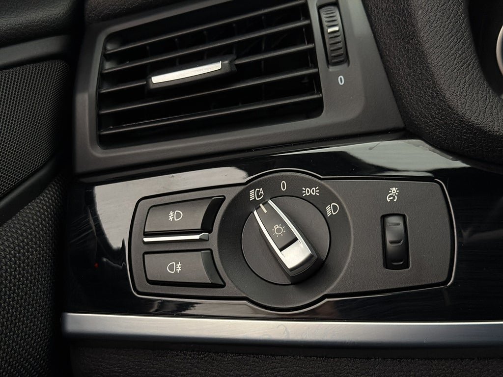 Vehicle Image 28