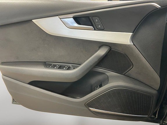 Vehicle Image 26