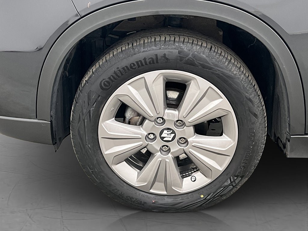 Vehicle Image 25
