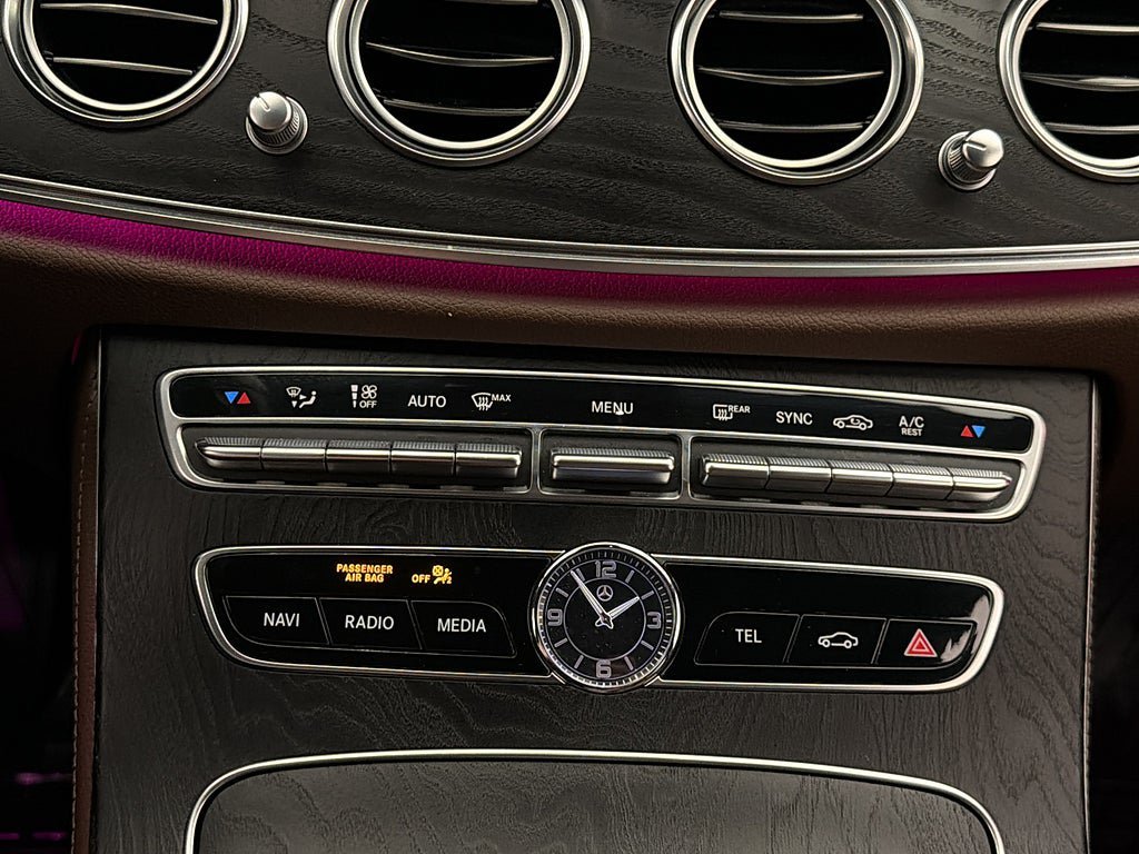 Vehicle Image 29