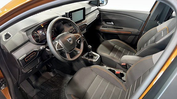 Vehicle Image 6