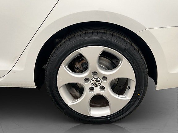 Vehicle Image 27