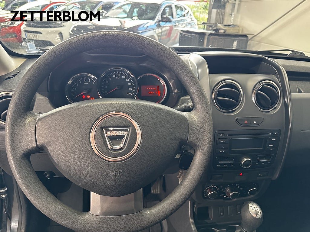 Vehicle Image 12