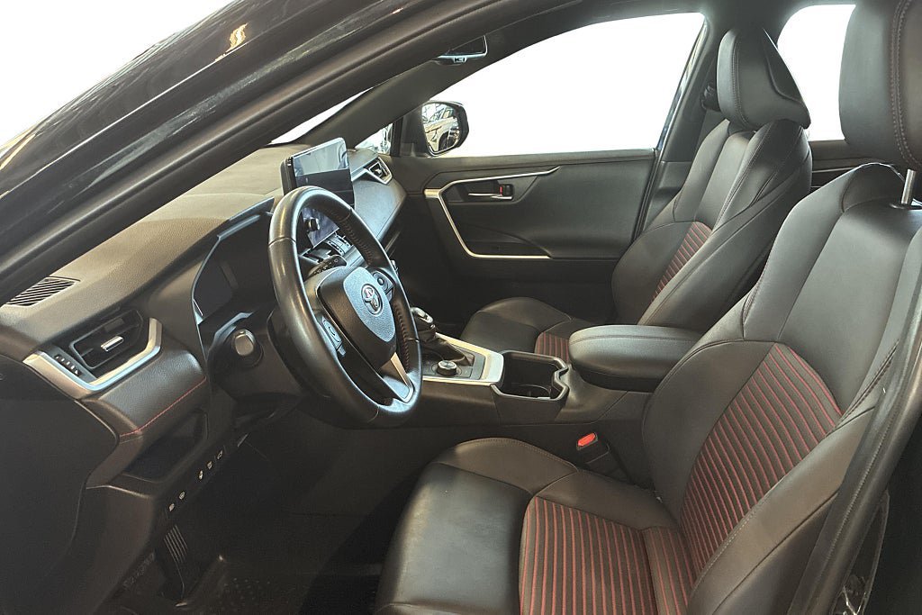 Vehicle Image 13