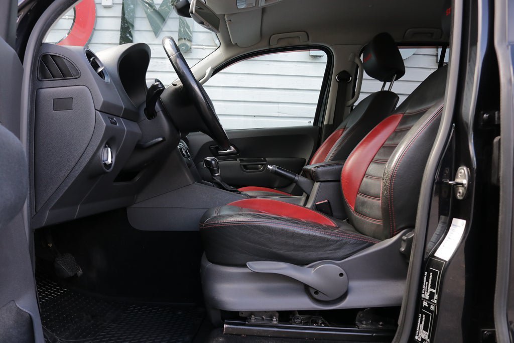 Vehicle Image 9