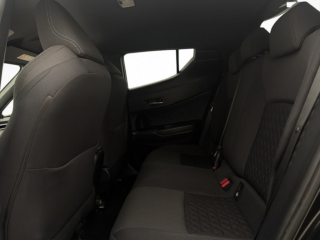 Vehicle Image 16