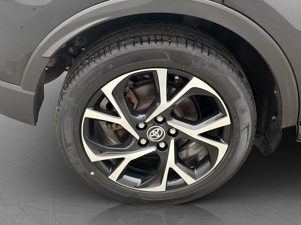 Vehicle Image 32